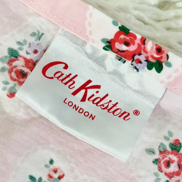 Cath Kidston "One full flat bed sheet in Lace Hearts" NWOT - Picture 5 of 5